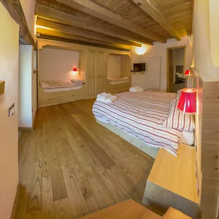 阿尔伯格弗留利公寓